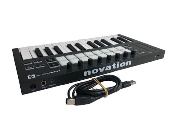 خرید میدی کنترلر مدل Novation Launchkey Mini MK3