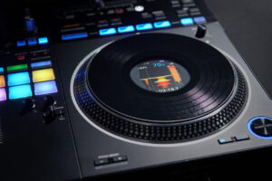 دستگاه دی جی Pioneer DDJ-REV7